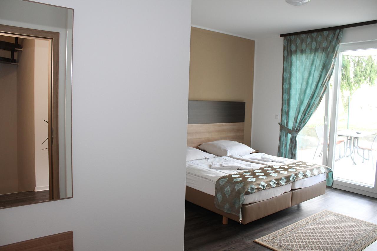 Hotel Pizzeria Da Beni Kochersteinsfeld Kültér fotó