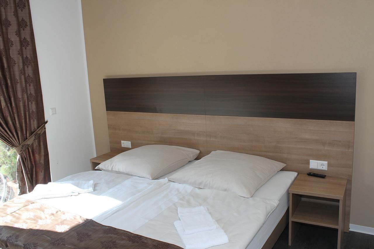 Hotel Pizzeria Da Beni Kochersteinsfeld Kültér fotó